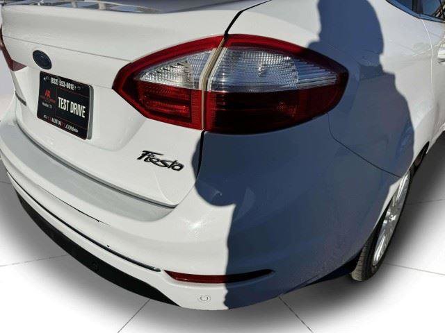 Used 2014 Ford Fiesta Titanium FWD image 16