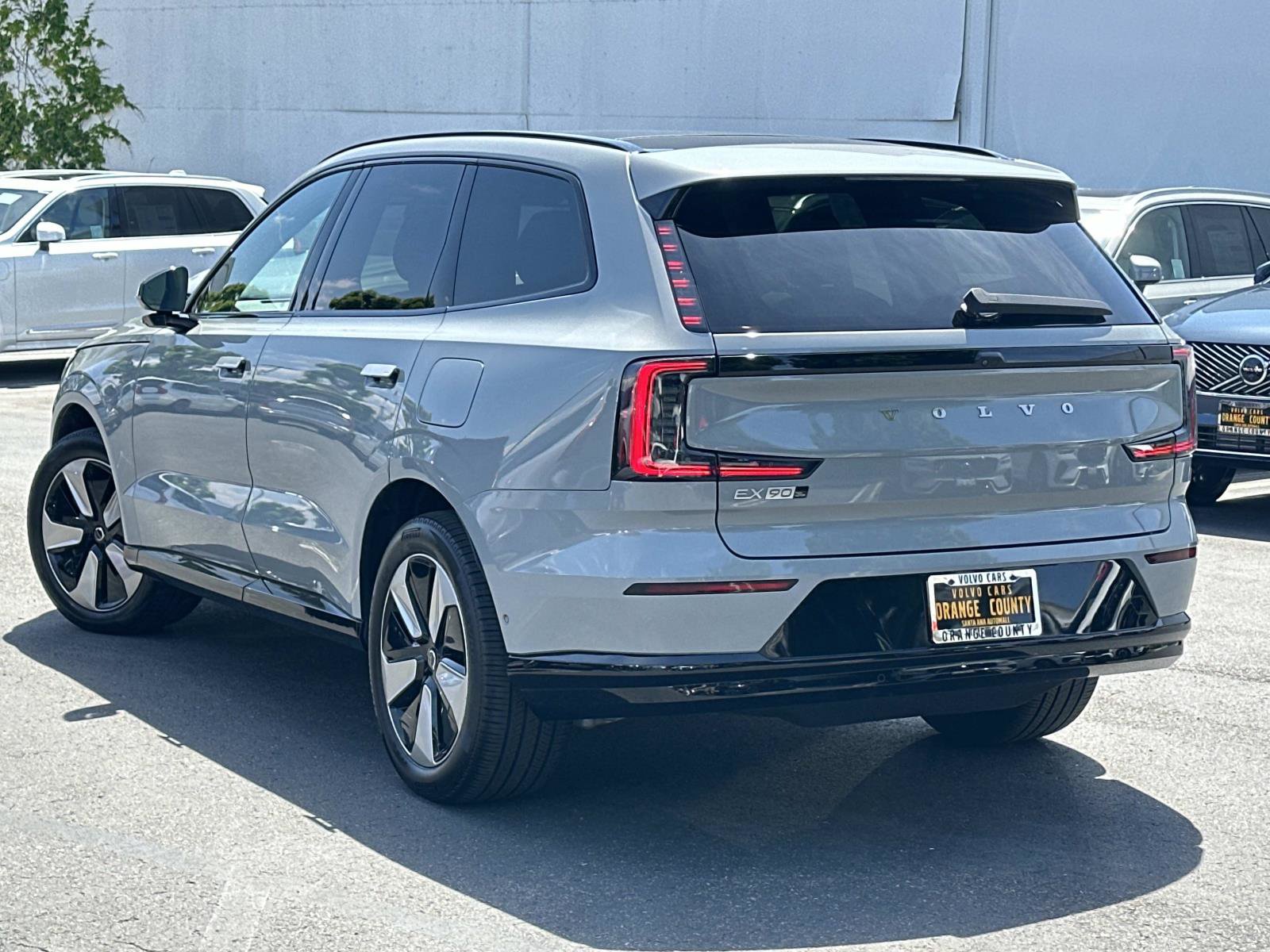 Certified 2025 Volvo EX90 Plus AWD/4WD image 6
