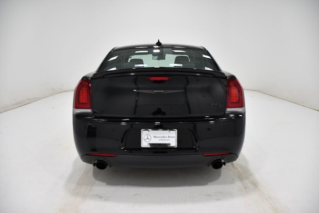 Used 2023 Chrysler 300 C RWD image 4