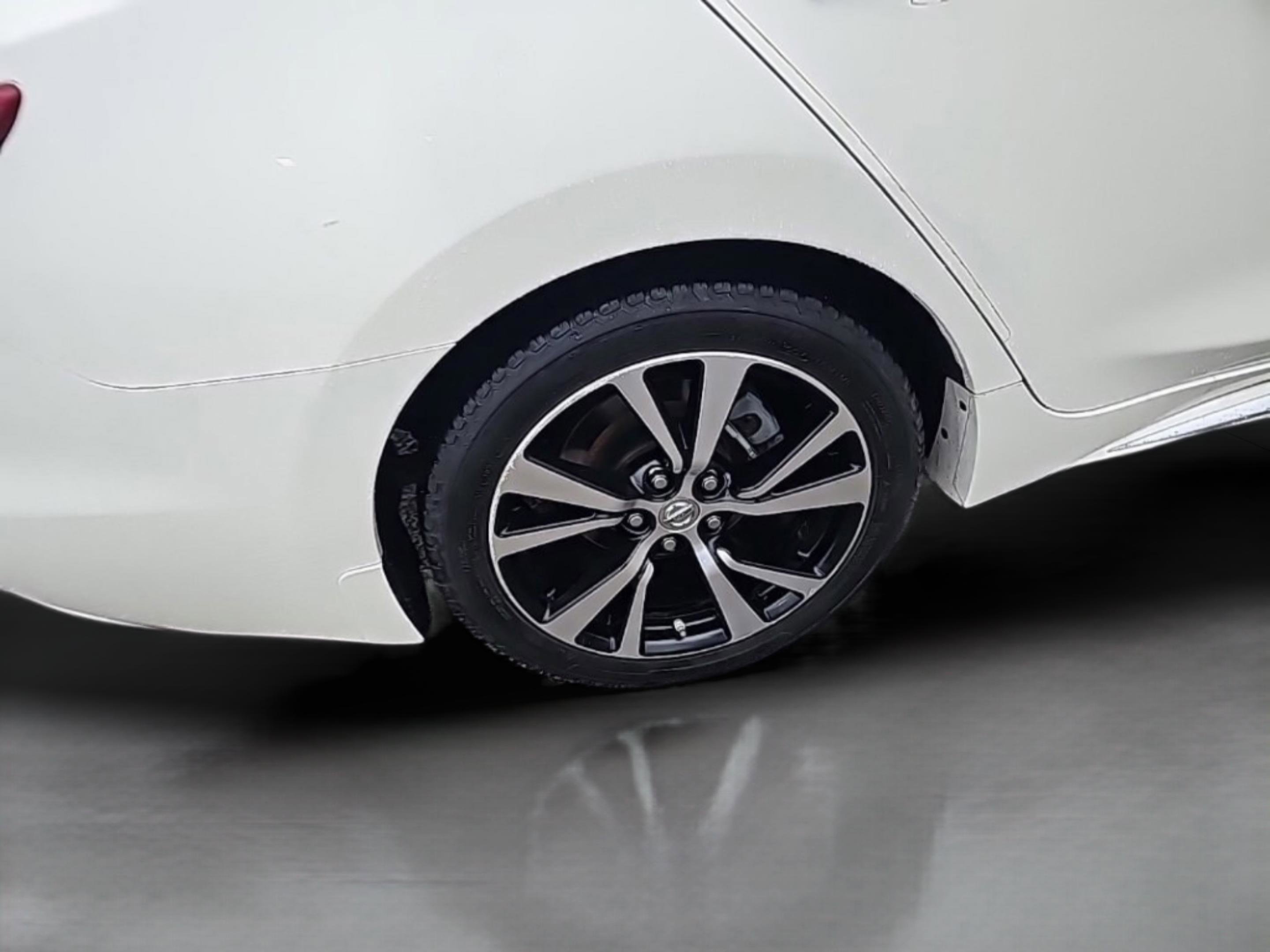 Used 2018 Nissan Maxima Platinum image 16