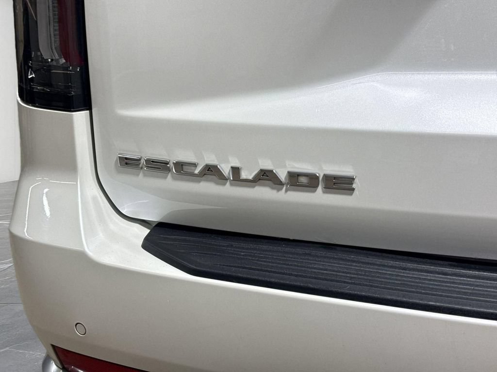 Used 2023 Cadillac Escalade Premium Luxury Platinum AWD/4WD image 10
