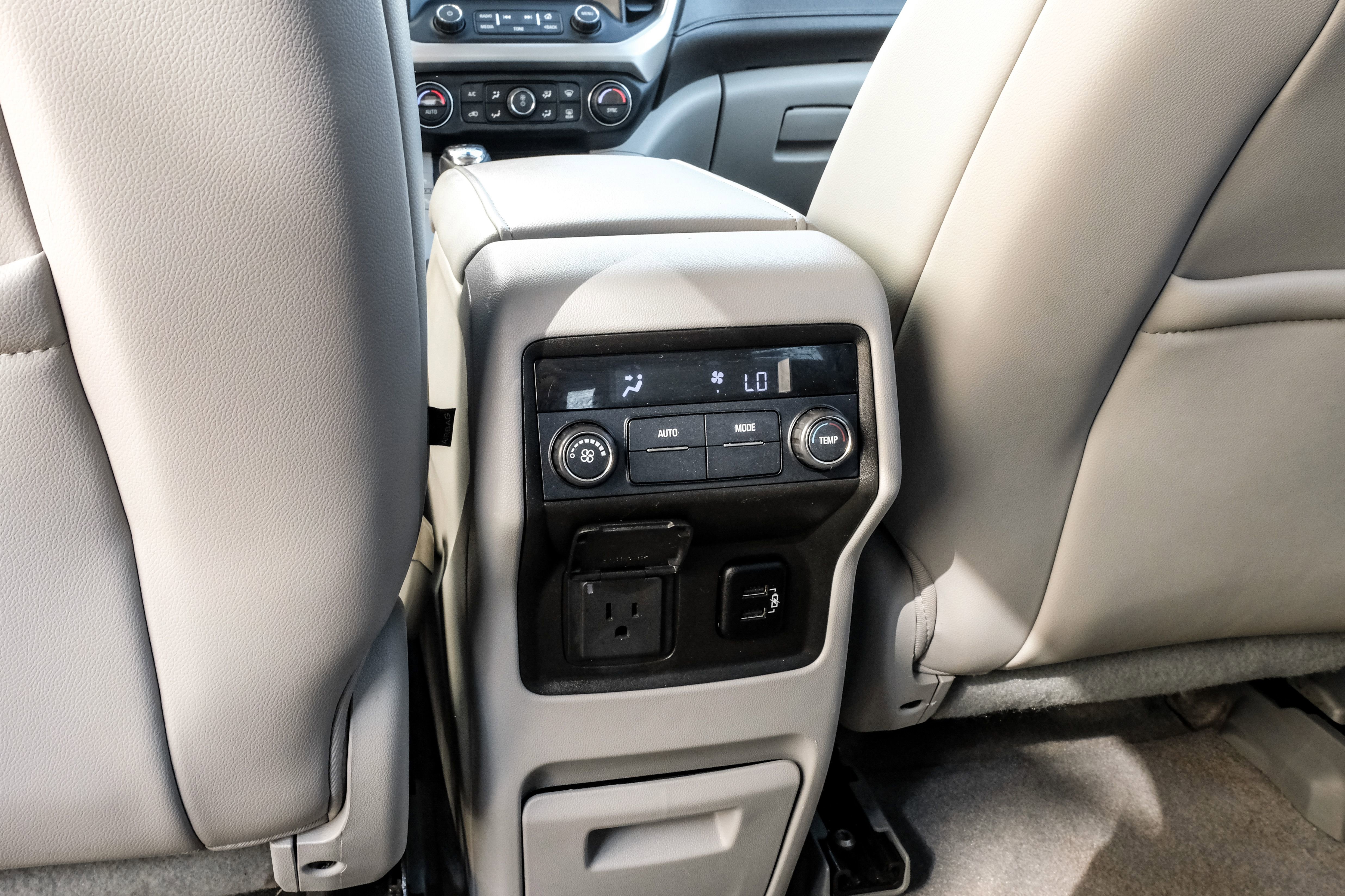 Used 2018 GMC Acadia SLT FWD image 37