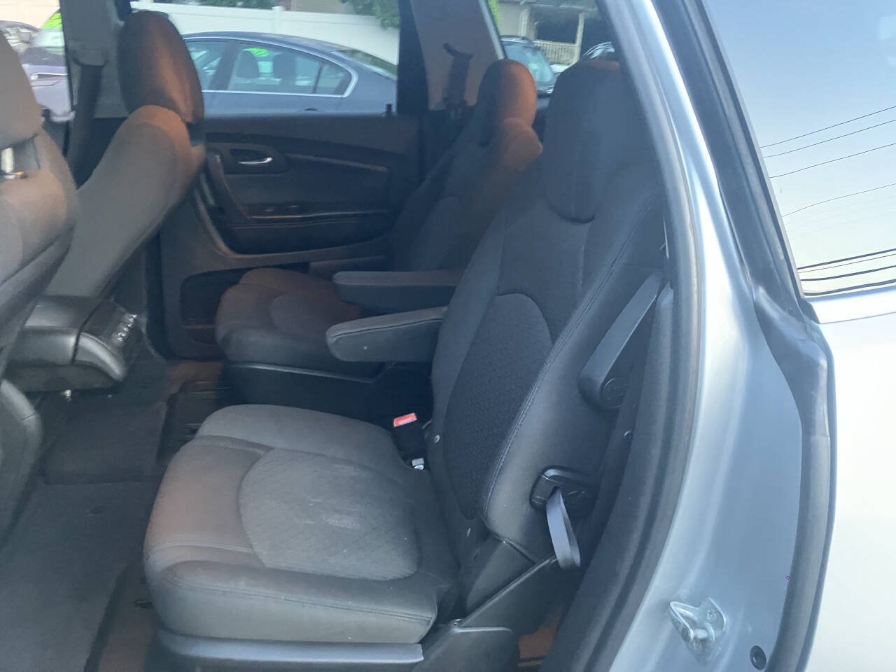 Used 2010 Chevrolet Traverse LT AWD/4WD image 27