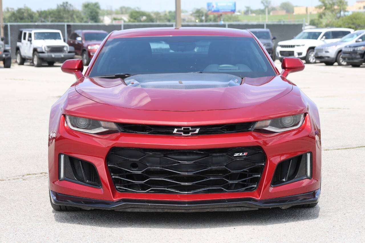 Used 2022 Chevrolet Camaro ZL1 RWD image 2