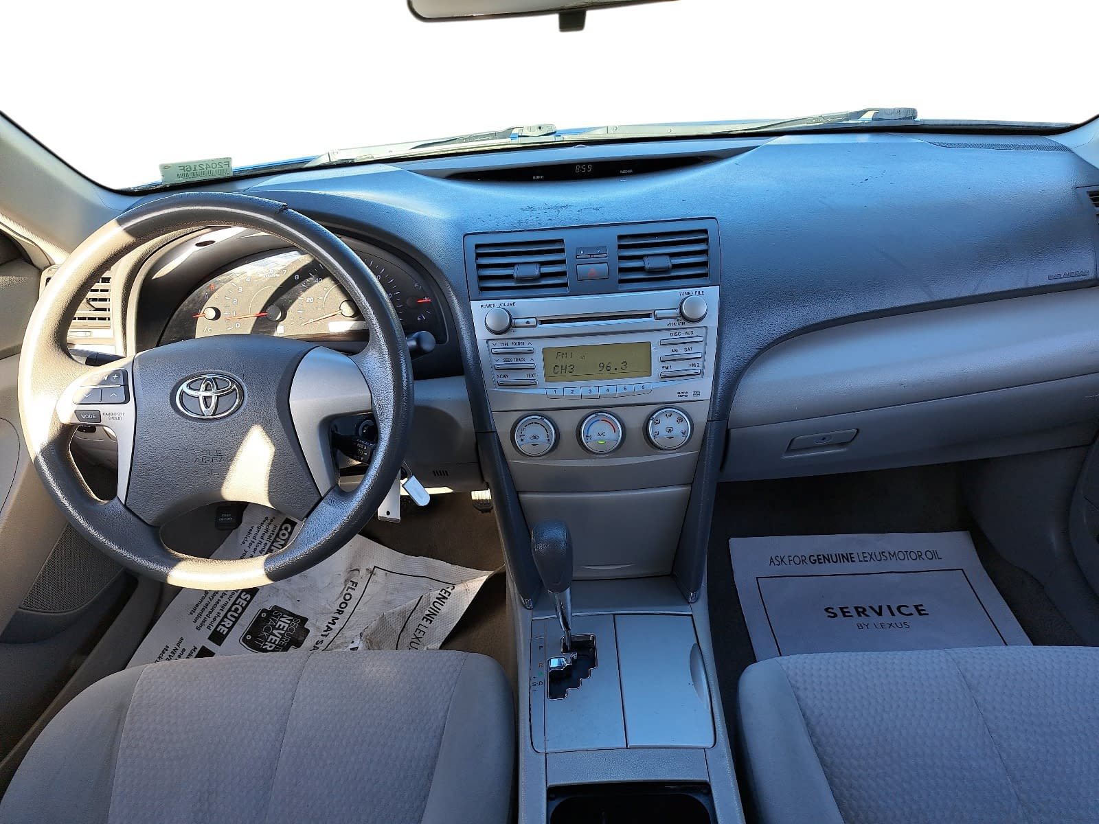 Used 2011 Toyota Camry LE FWD image 9