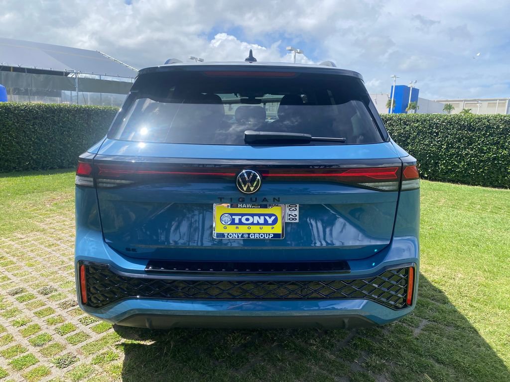 New 2026 Volkswagen Tiguan SE R-Line FWD image 24