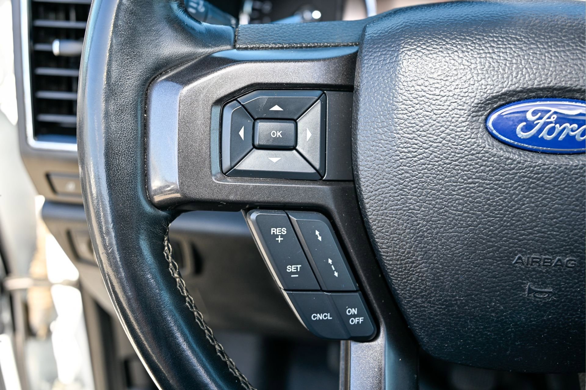 Used 2021 Ford Expedition Max Limited image 27