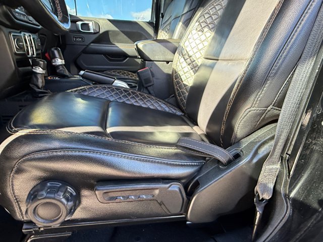 Used 2021 Jeep Wrangler Unlimited Sahara AWD/4WD image 23