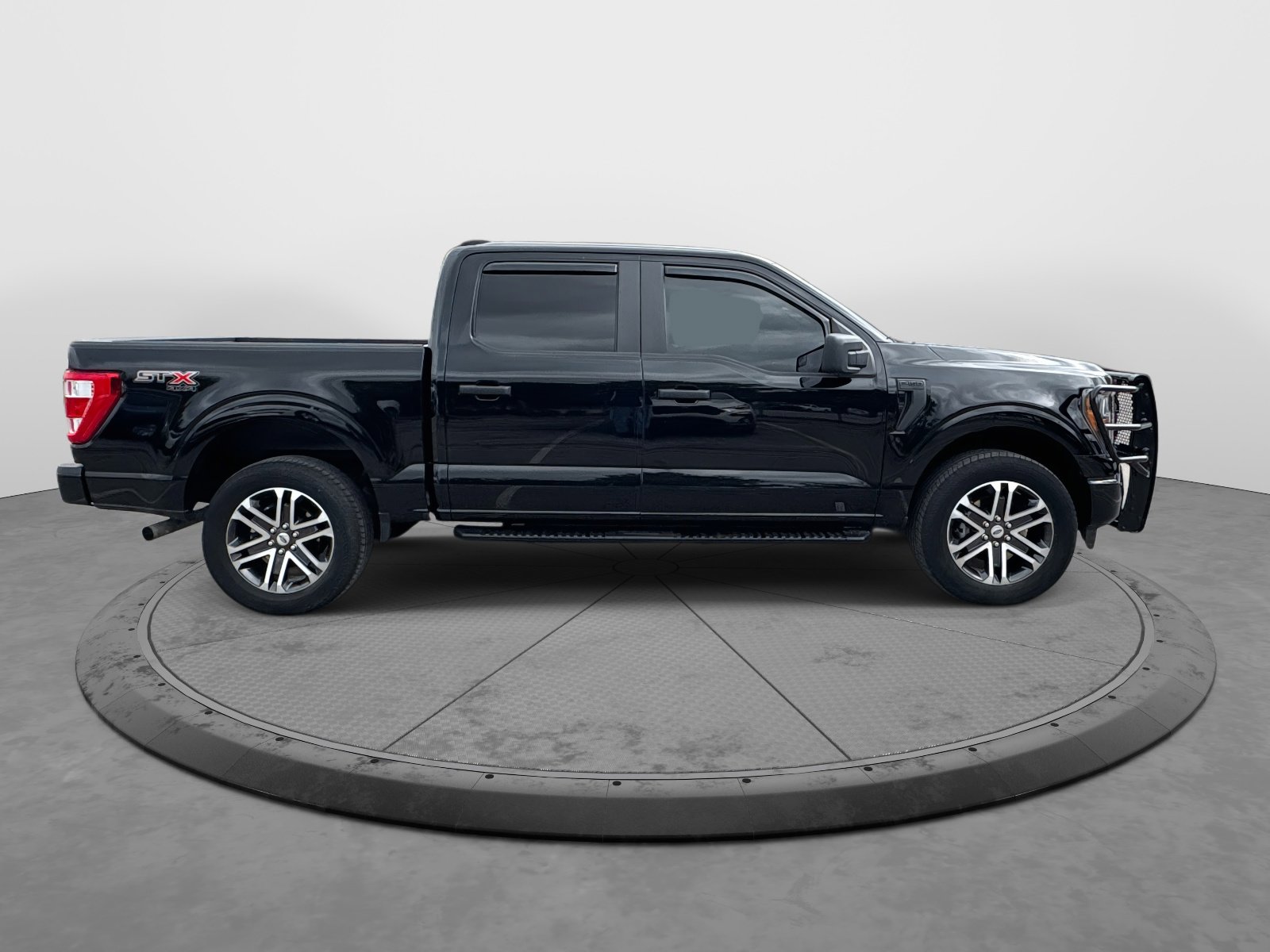 Used 2023 Ford F150 XL w/ STX Appearance Package image 9