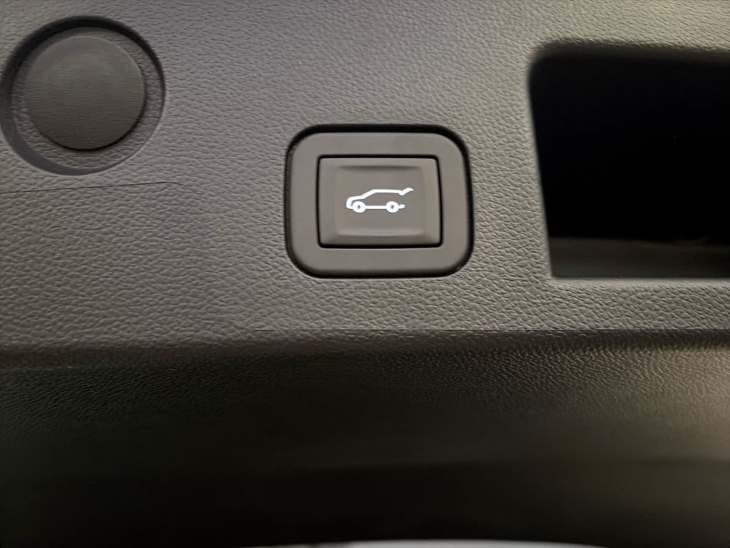 Certified 2026 Chevrolet Equinox RS w/ Convenience Package III FWD image 21