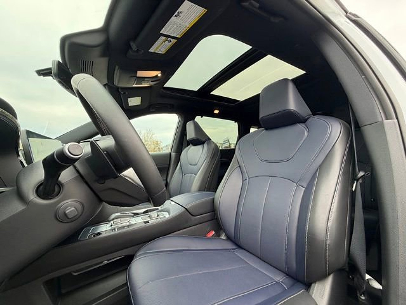 Certified 2026 INFINITI QX60 Sport w/ Dark Cargo Package image 19