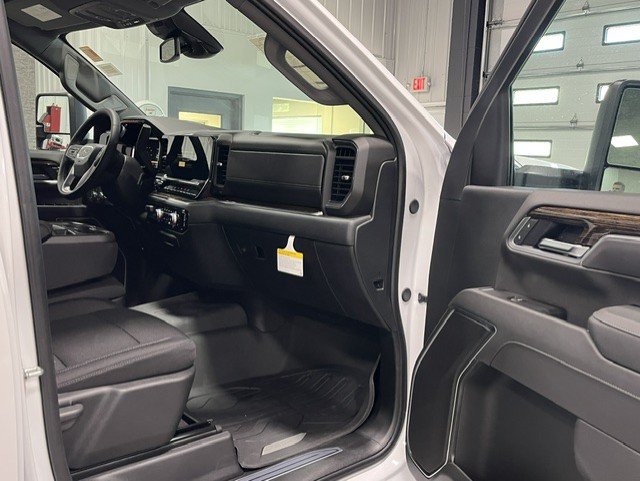 New 2026 GMC Sierra 2500 SLE w/ SLE Value Package; AWD/4WD image 8