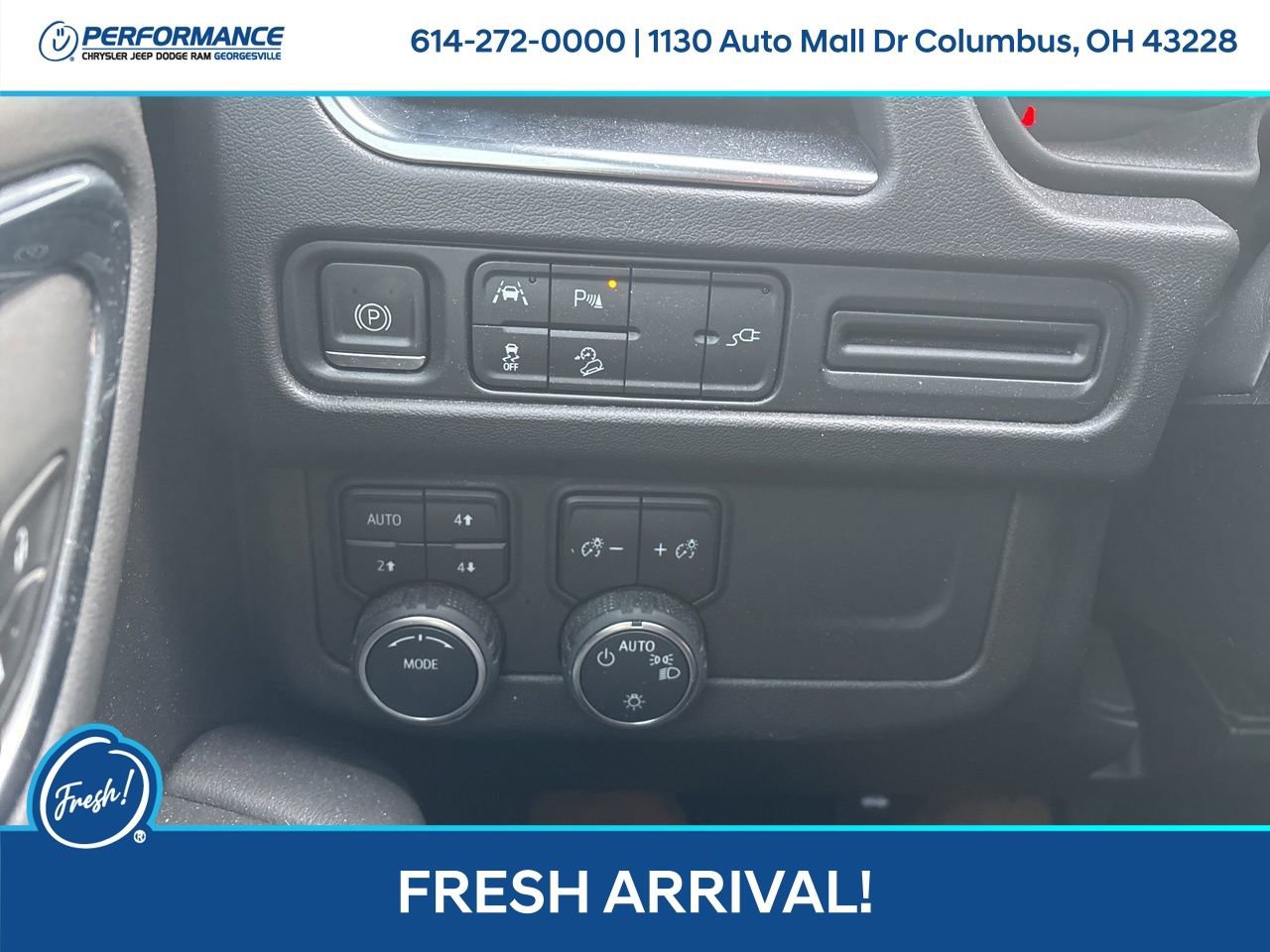 Used 2022 Chevrolet Suburban Z71 image 23