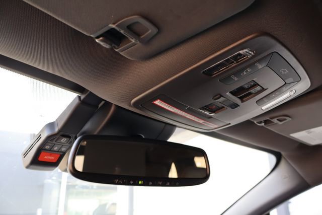 Used 2023 Toyota Sienna XSE w/ XSE Plus Package FWD image 28