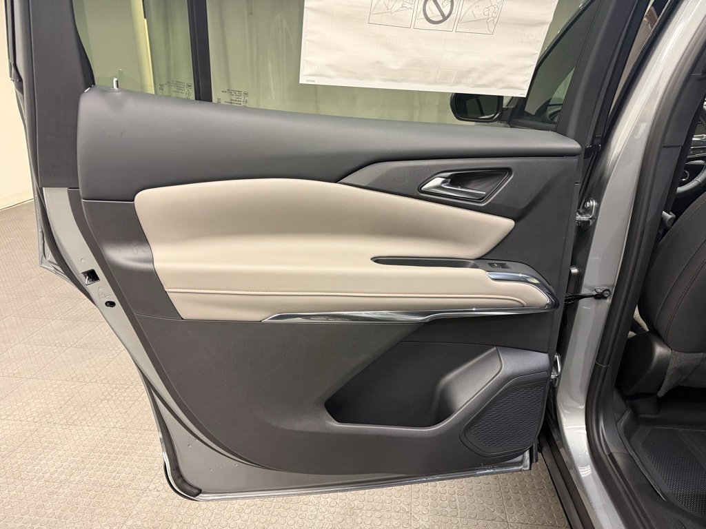 New 2026 Chevrolet Traverse LT image 23