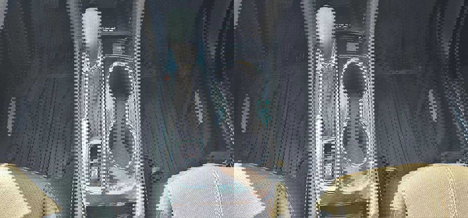 Certified 2024 Chevrolet Equinox Premier w/ LPO, Floor Liner Package image 14