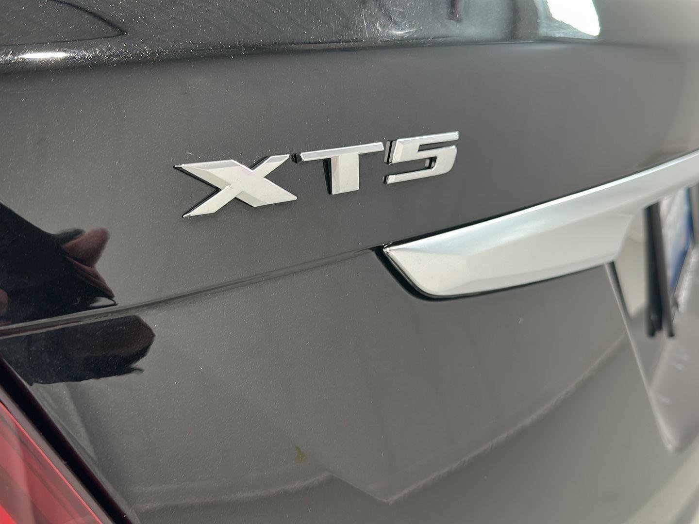 Used 2025 Cadillac XT5 Premium Luxury image 32