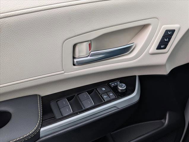 New 2026 Toyota Sienna Platinum image 17