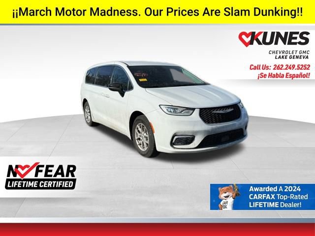 Used 2024 Chrysler Pacifica Touring-L image 1