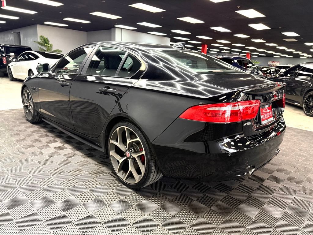 Used 2018 Jaguar XE S RWD image 11