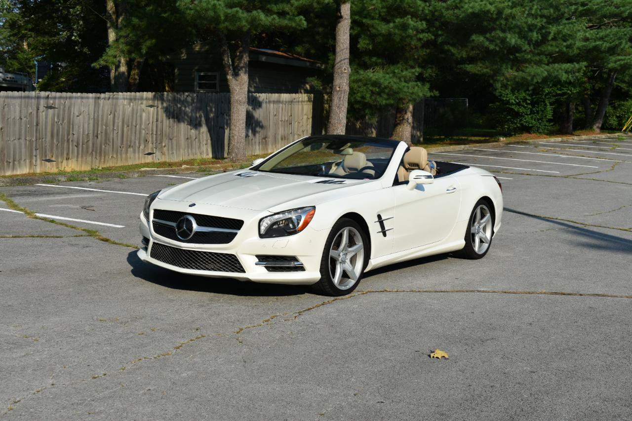 Used 2016 Mercedes-Benz SL 550 image 2