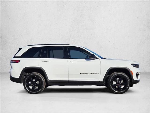 New 2025 Jeep Grand Cherokee Limited w/ Black Appearance Package image 5