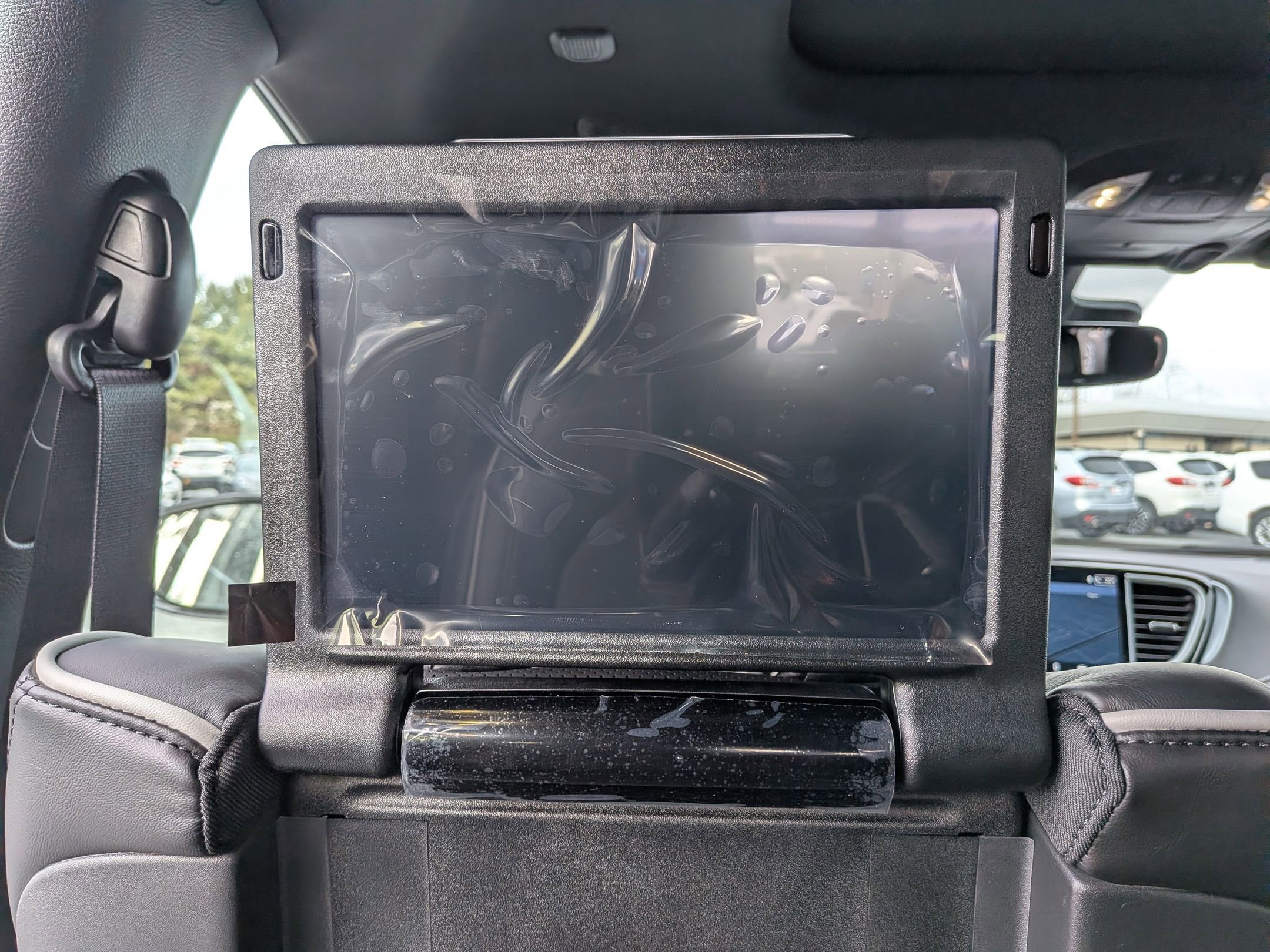 New 2026 Chrysler Pacifica Limited w/ Uconnect Theater Family Group image 29