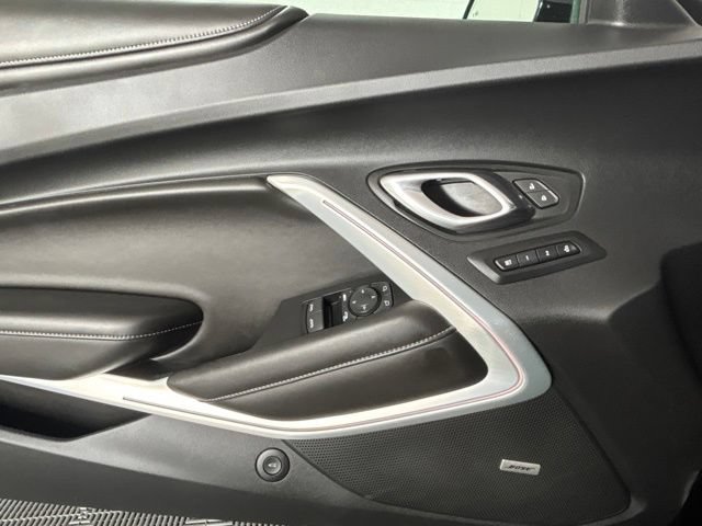 Used 2018 Chevrolet Camaro SS RWD image 15