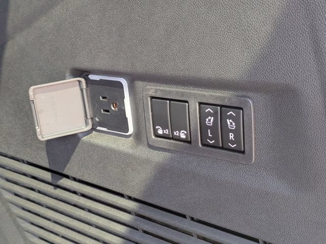 New 2026 Chevrolet Suburban High Country AWD/4WD image 34