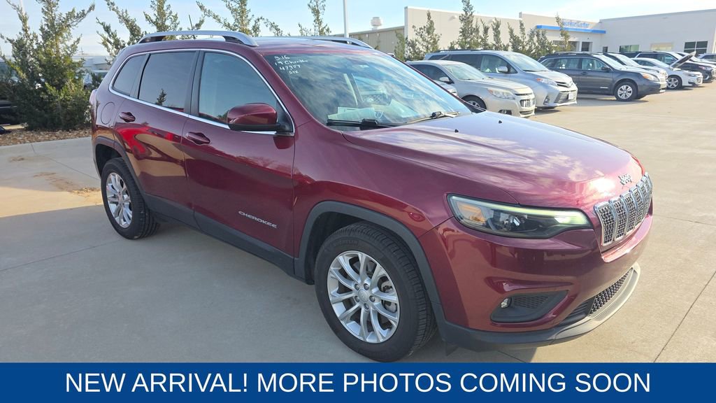 Used 2019 Jeep Cherokee Latitude w/ Popular Appearance Group image 7
