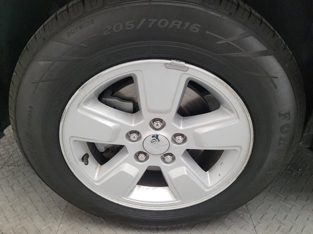 Used 2016 Jeep Compass Latitude FWD image 31