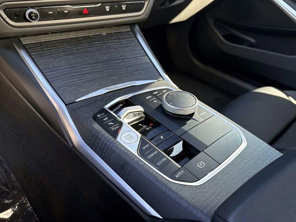 Used 2025 BMW 330i Sedan w/ Premium Package RWD image 36