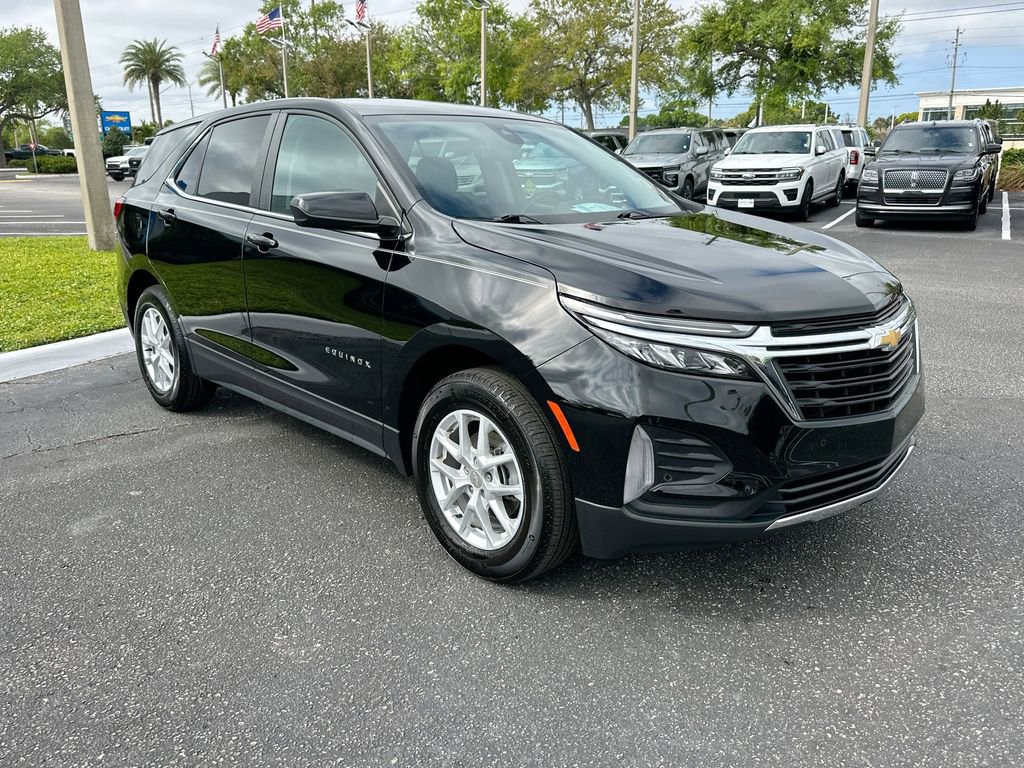 Used 2024 Chevrolet Equinox LT FWD image 3