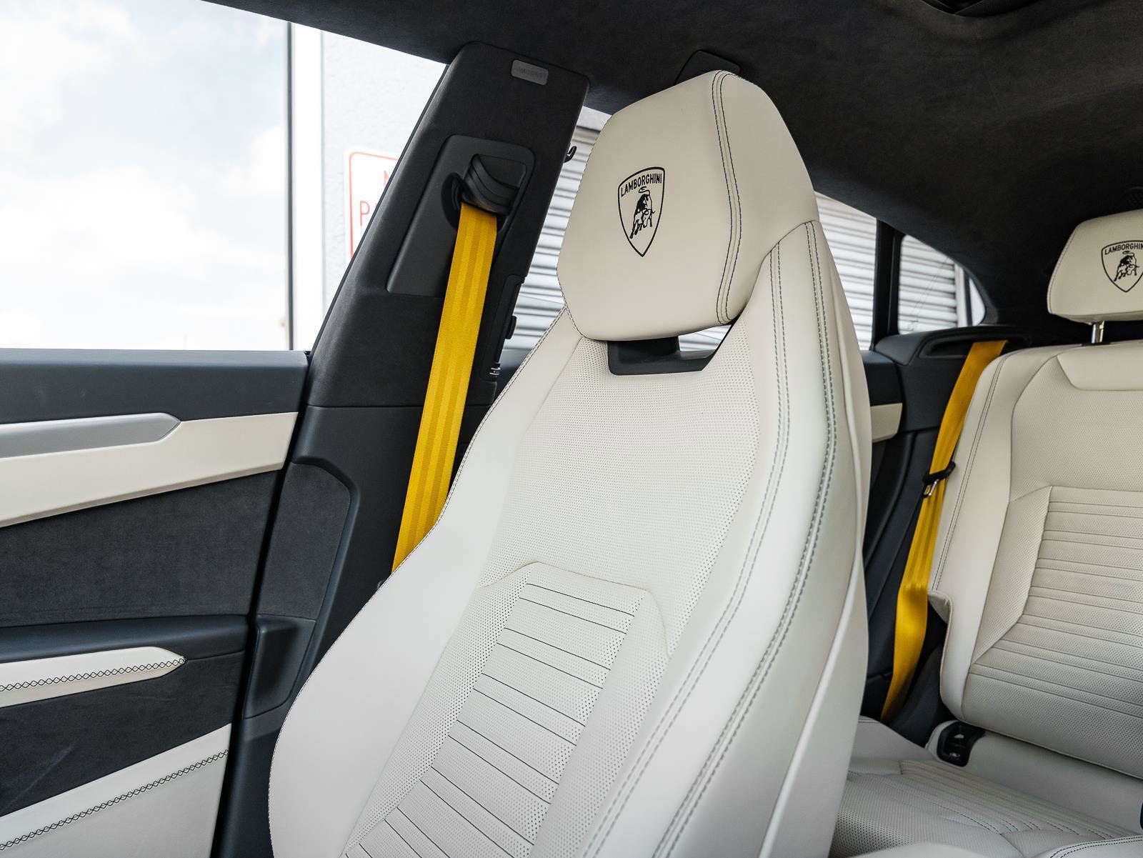Used 2025 Lamborghini Urus SE image 22