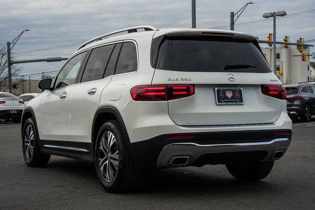 Certified 2024 Mercedes-Benz GLB 250 4MATIC w/ Winter Heating Package image 5