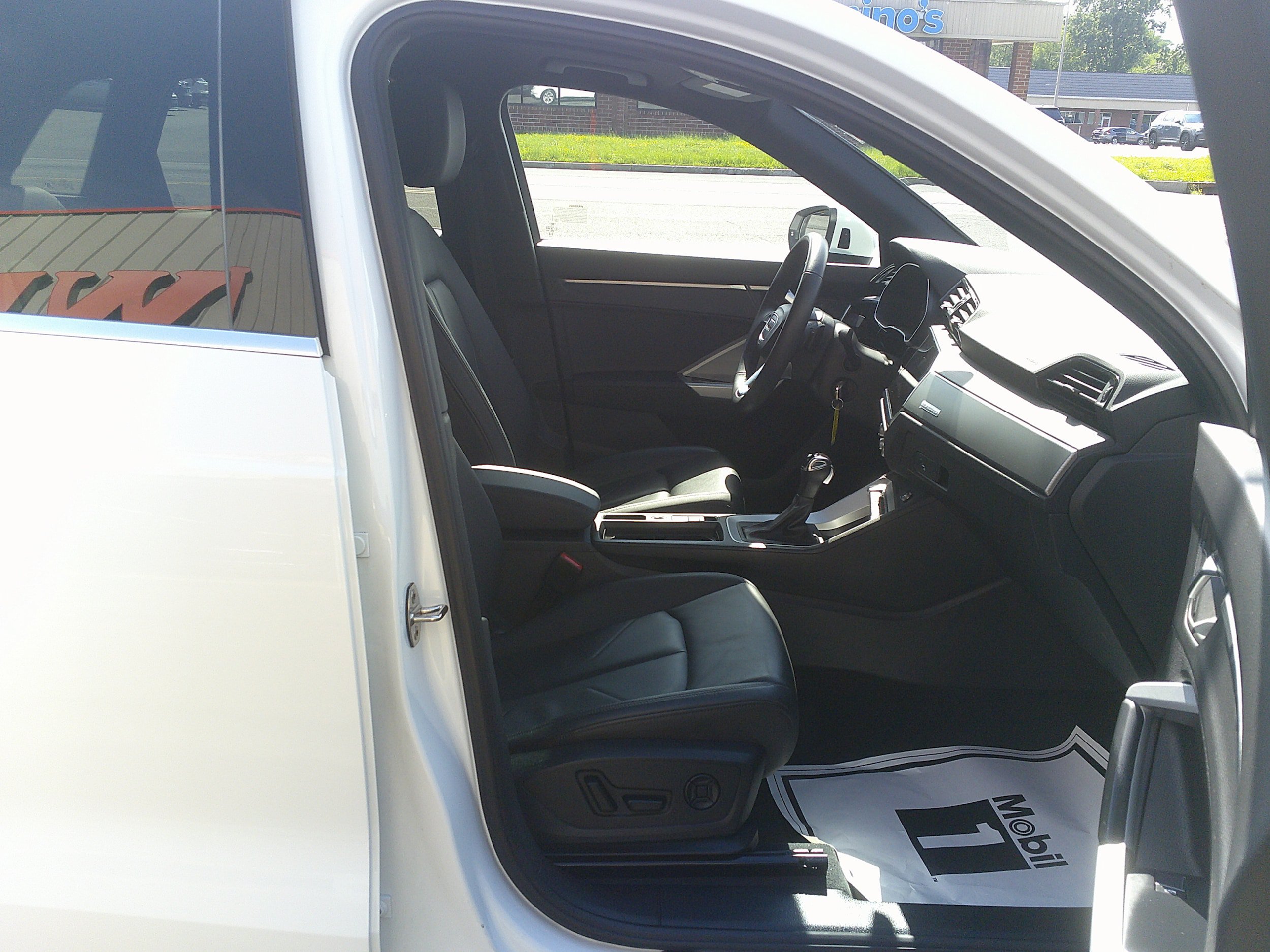 Used 2025 Audi Q3 2.0T Premium AWD/4WD image 31