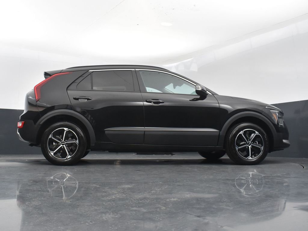 Certified 2025 Kia Niro EX FWD image 40