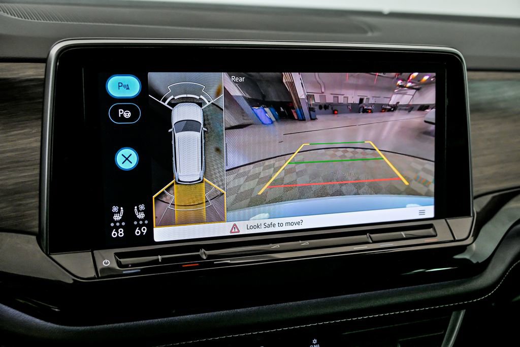 Certified 2025 Volkswagen Atlas SEL Premium R-Line image 21