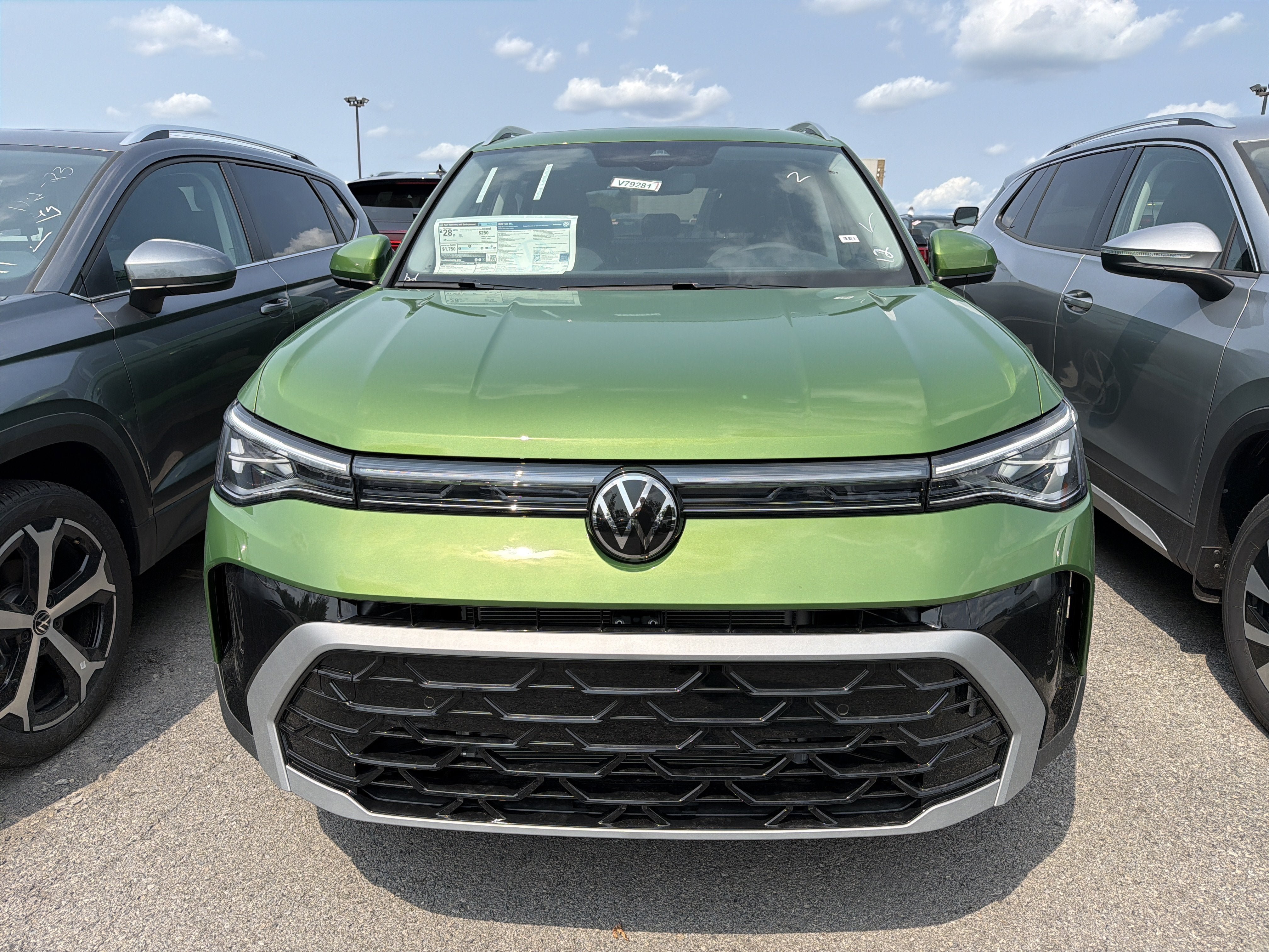 New 2026 Volkswagen Taos SEL AWD/4WD image 3