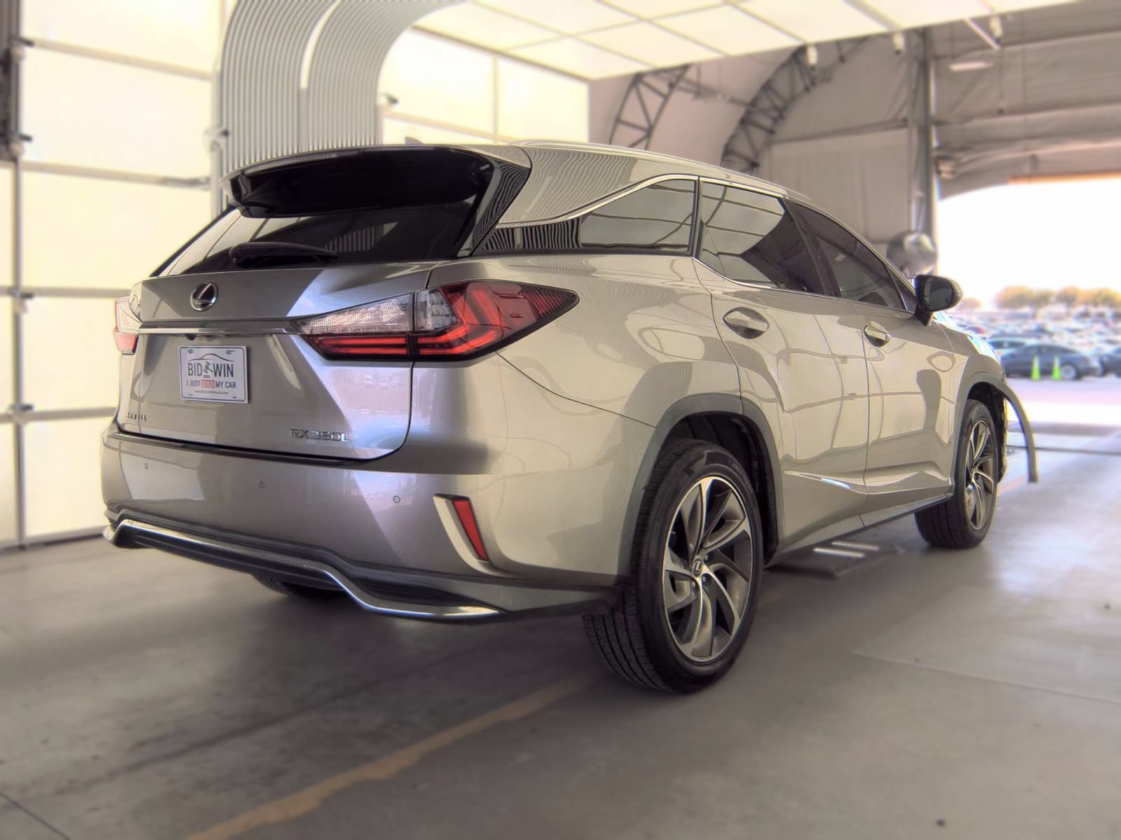 Used 2018 Lexus RX 350L Luxury w/ Accessory Package FWD image 3