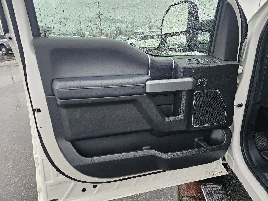 Used 2019 Ford F350 Platinum w/ FX4 Off-Road Package image 16