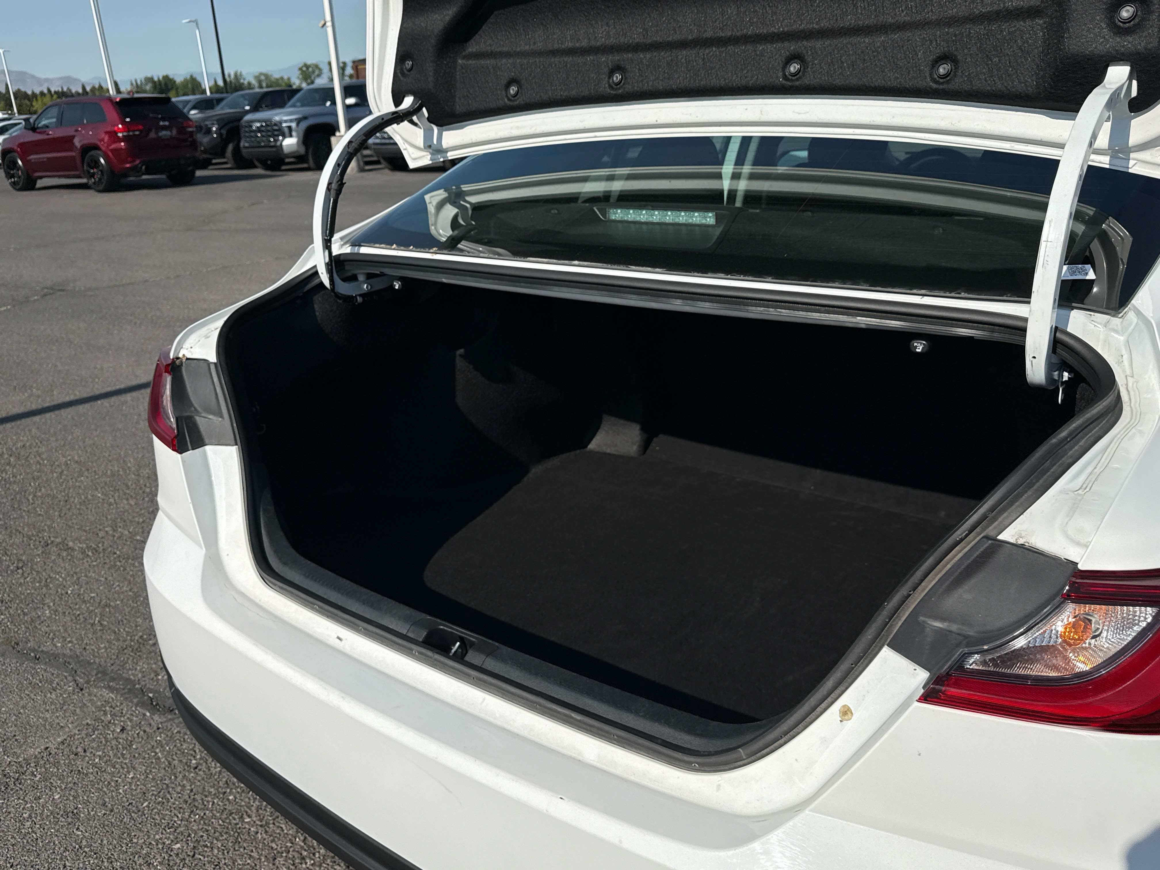 Used 2025 Toyota Camry LE FWD image 14