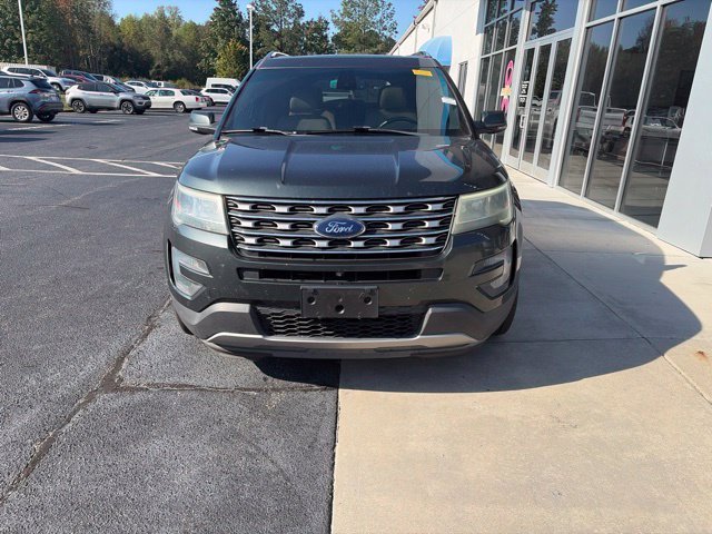Used 2016 Ford Explorer Limited w/ Equipment Group 301A AWD/4WD image 2