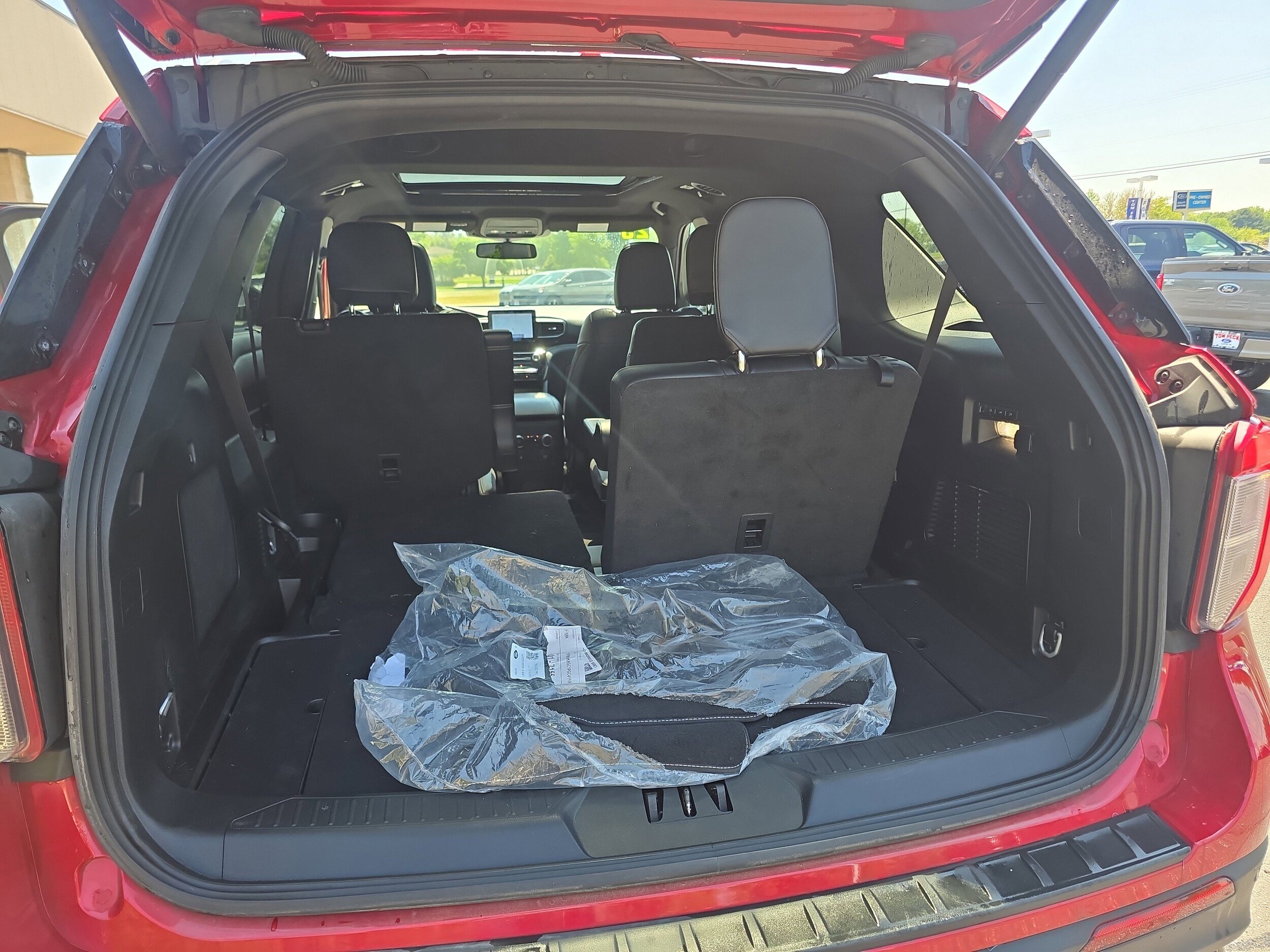Used 2023 Ford Explorer ST w/ Equipment Group 401A AWD/4WD image 22