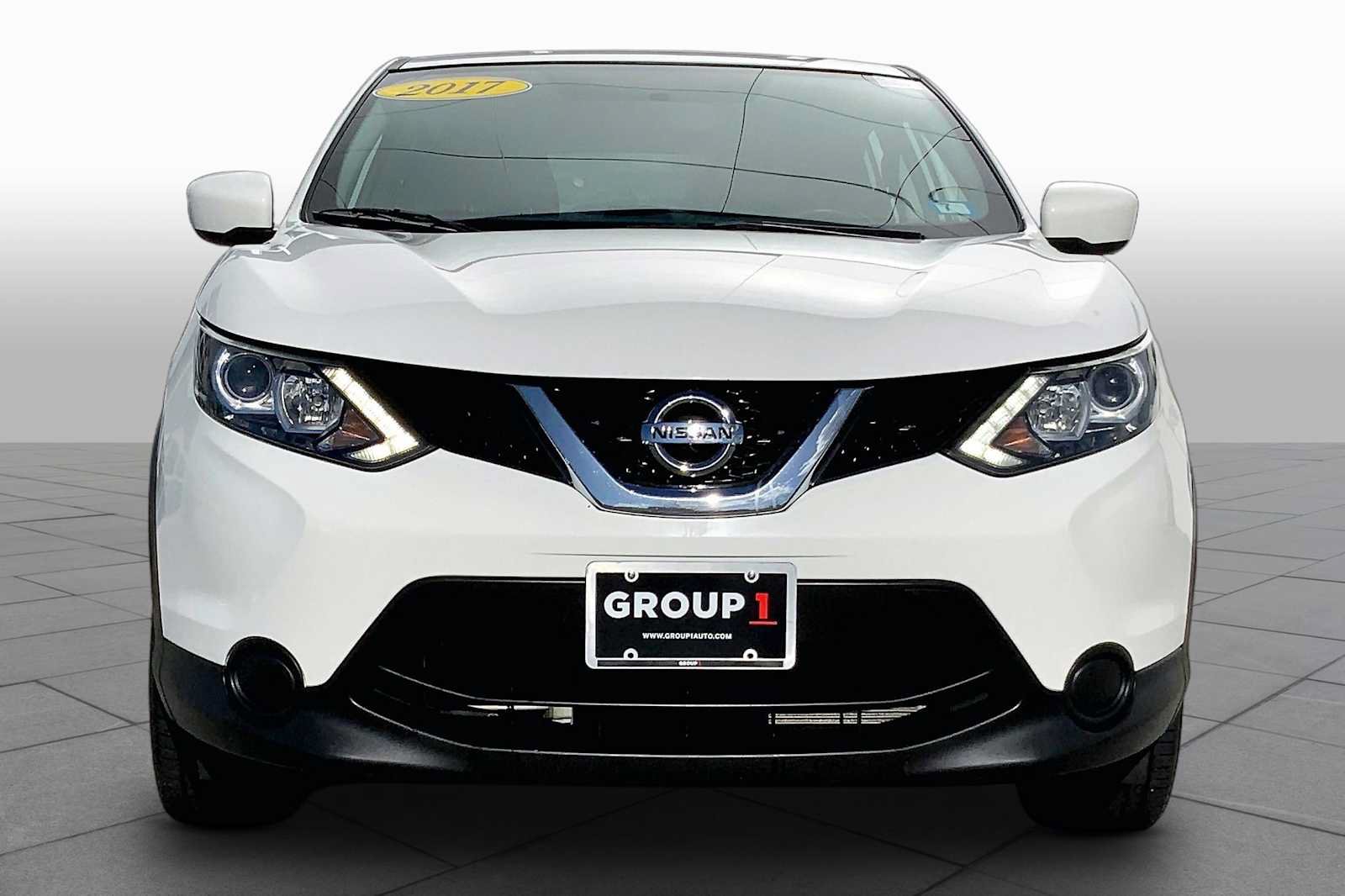 Used 2017 Nissan Rogue Sport S w/ S Appearance Package AWD/4WD image 3
