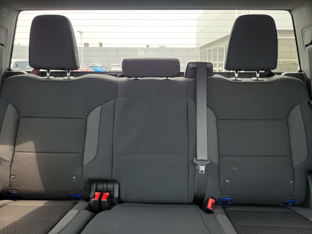 Used 2025 Chevrolet Silverado 1500 Custom w/ Turbomax Blackout Package AWD/4WD image 17