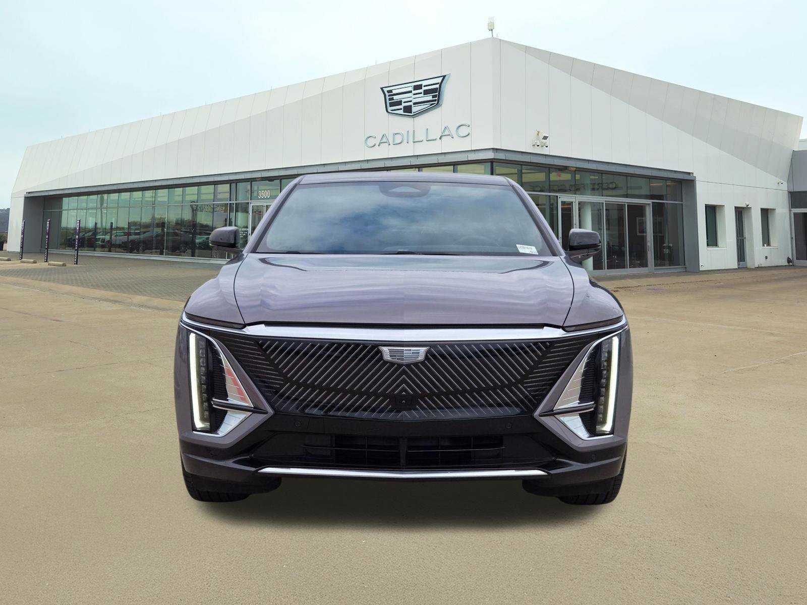 Certified 2025 Cadillac Lyriq Luxury w/ LPO, Floor Liner Package AWD/4WD image 2