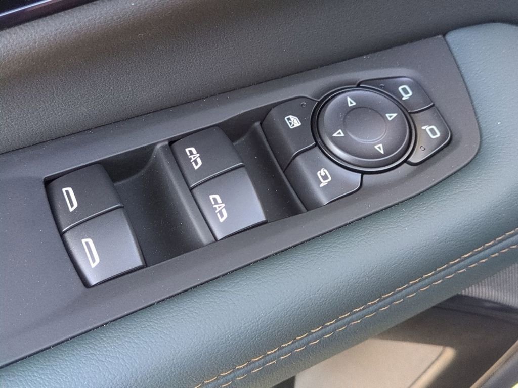 New 2026 GMC Yukon XL AT4 w/ AT4 Premium Plus Package AWD/4WD image 24