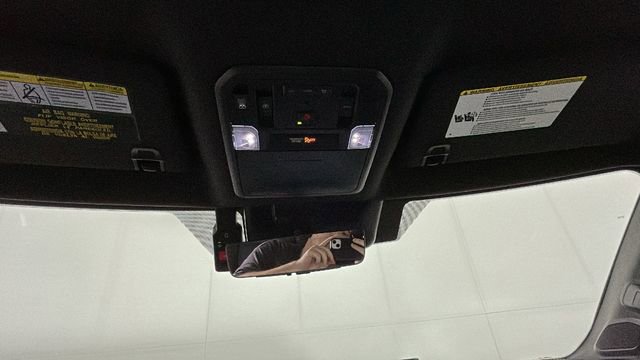 Used 2025 Toyota Tundra Limited AWD/4WD image 26