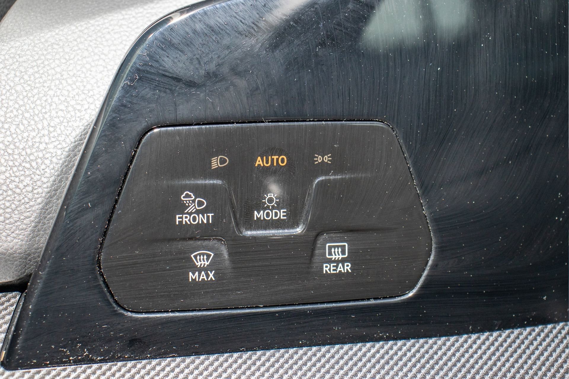 Used 2025 Volkswagen Golf w/ Euro Style Package image 27